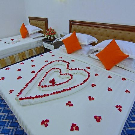 Perfect Hotel Мандалай Экстерьер фото
