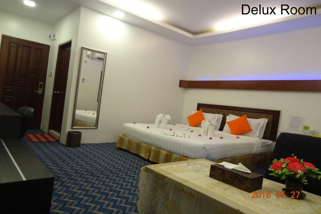 Perfect Hotel Мандалай Экстерьер фото