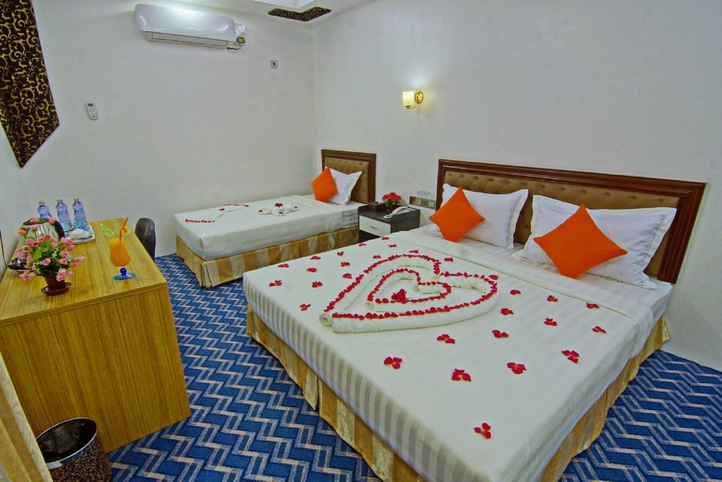 Perfect Hotel Мандалай Экстерьер фото