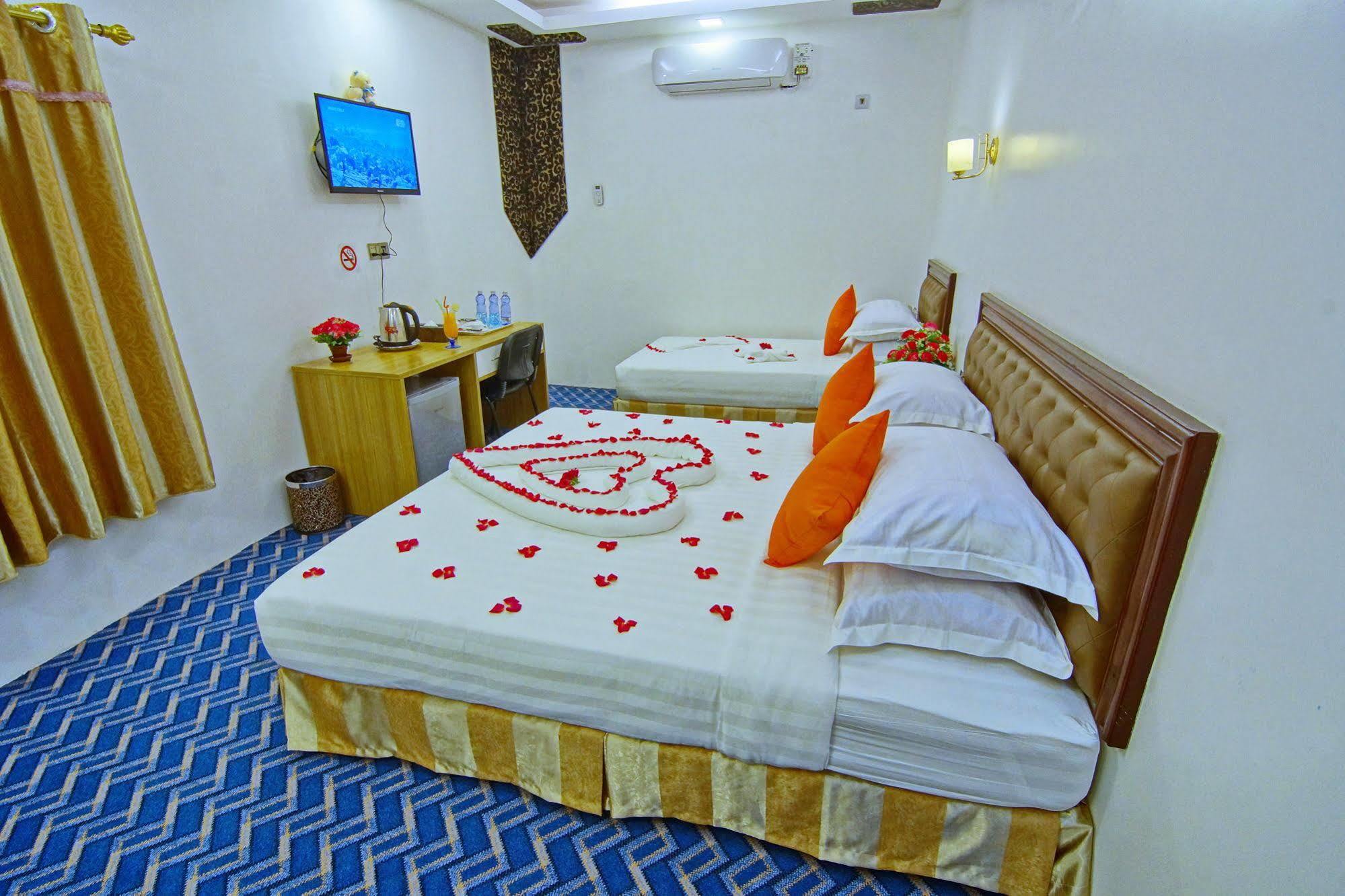 Perfect Hotel Мандалай Экстерьер фото